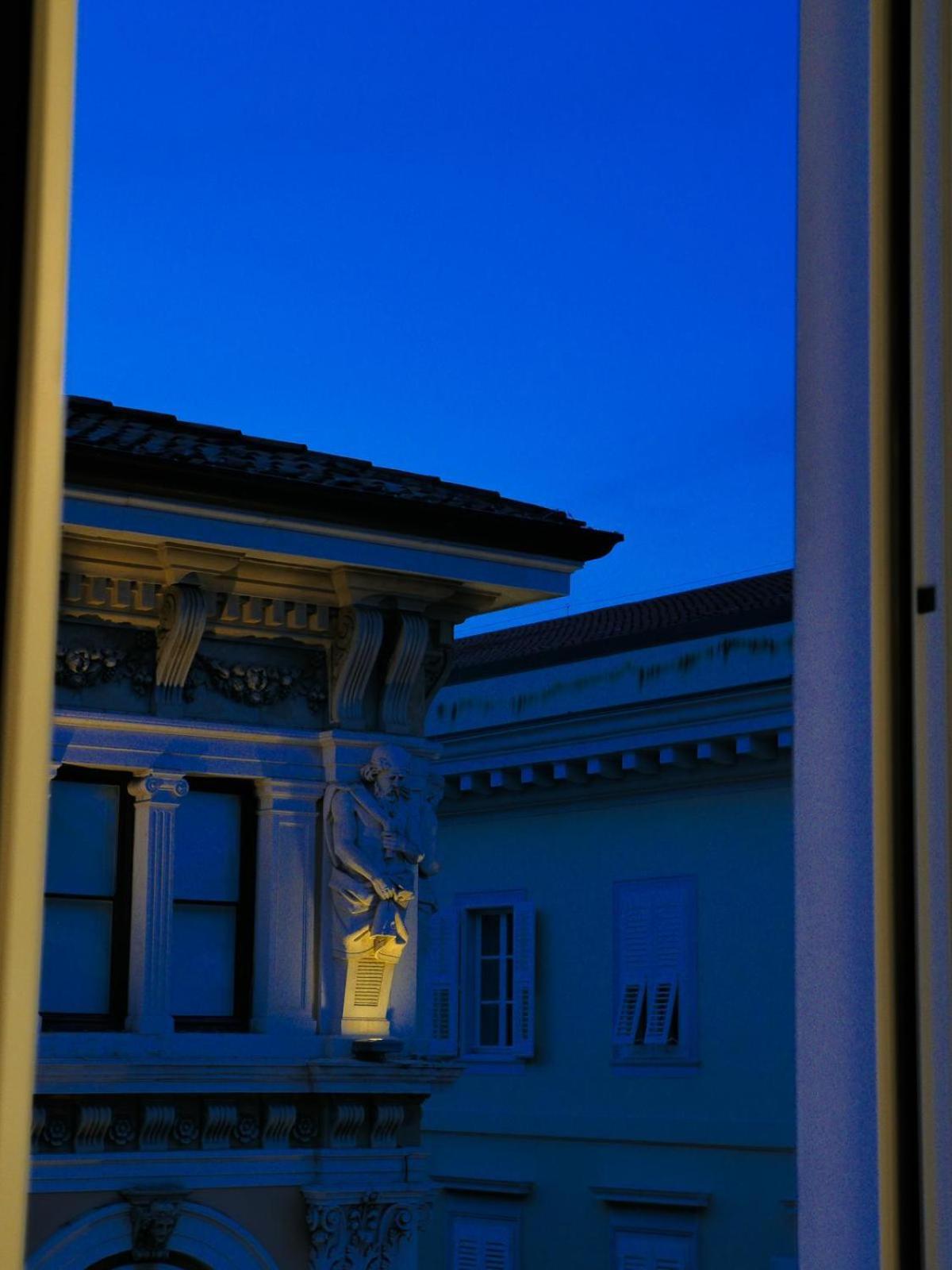 Casa Vacanze Trieste - Vista Piazza Unita Exteriör bild