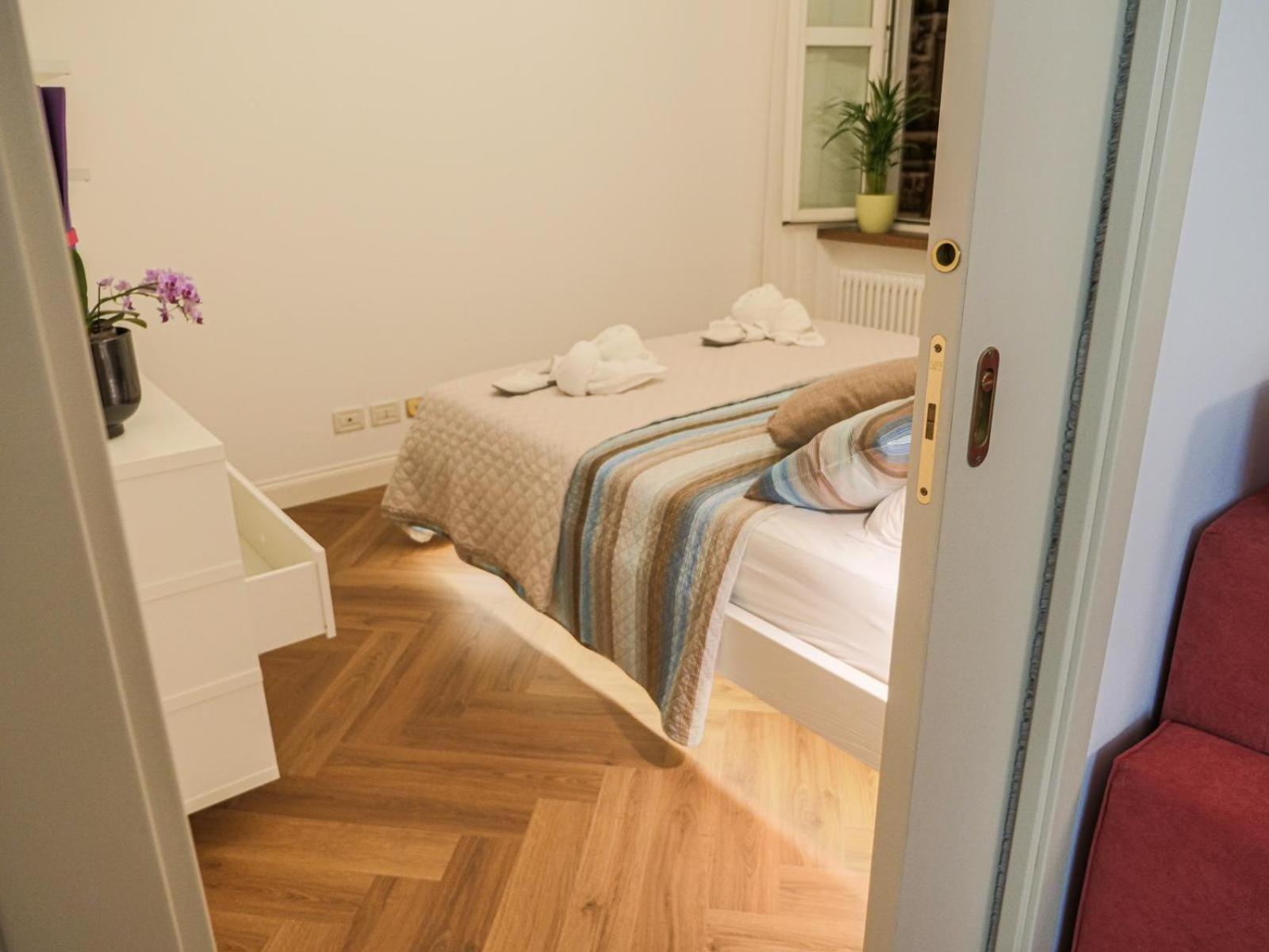 Casa Vacanze Trieste - Vista Piazza Unita Exteriör bild